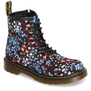 Dr. Martens - Delaney - floral lace-up boots
